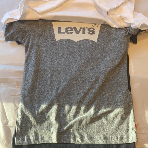 Classic Levi's Youth Boys 3 Pack Tee Shirts - Picture 4 of 11